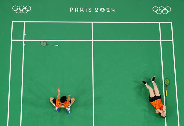 羽毛球规则：暂停后发球拖延是否影响比赛公平性？