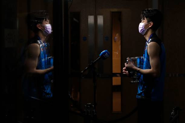 想学栗原文音的打法?先从她的球拍开始!