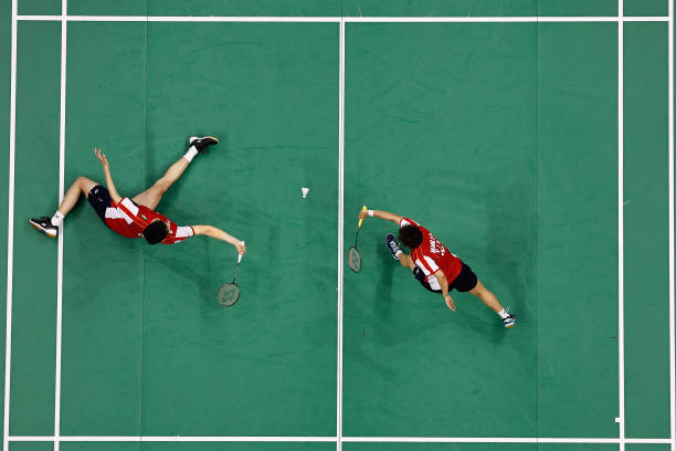 羽毛球搓球技术精讲：完整版训练与常见错误纠正