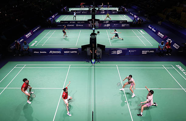 羽毛球发球站位图解:单双打发球区精准解析