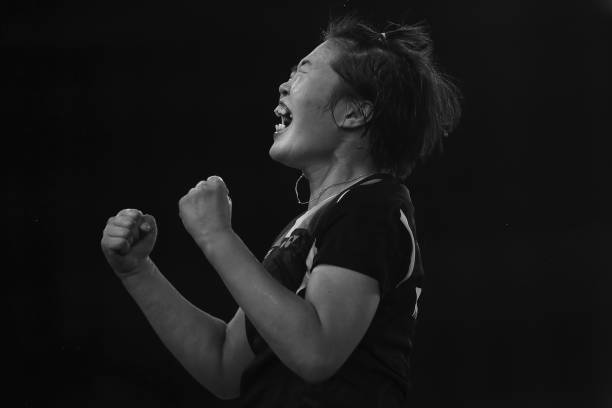 羽毛球发球高度与落点规则:如何精准控制发球区域?