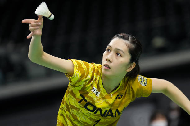 羽毛球基本功教学：让孩子快速掌握握拍与挥拍