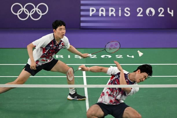 孩子打羽毛球该用多少磅？不同年龄段的磅数推荐