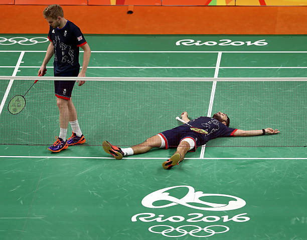 双打搭档默契培养:羽毛球配合技巧与战术解析