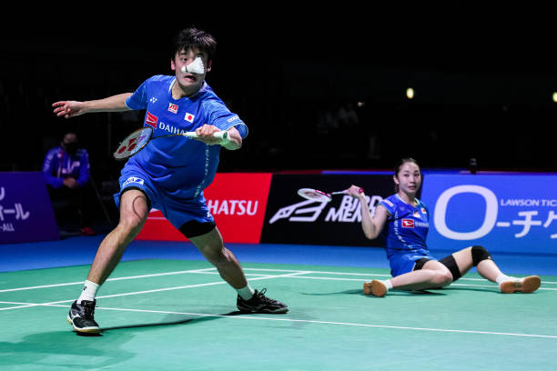 双打配合技巧:羽毛球搭档间的默契与跑位策略