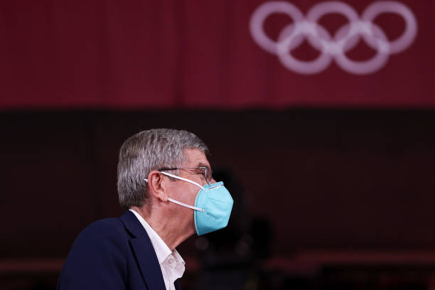 羽毛球拍重量解析:5U和6U的区别与适用场景