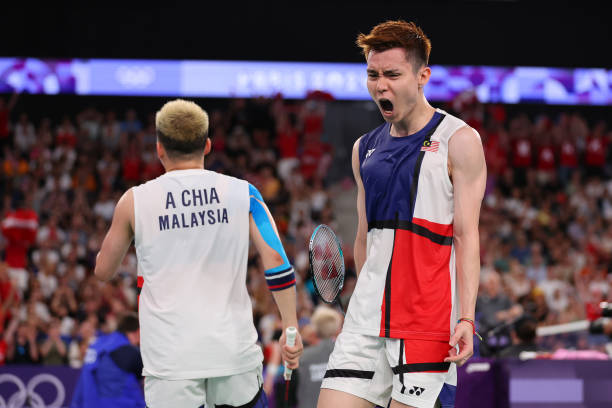 羽毛球单打比赛场地规则详解:发球区与得分区图解