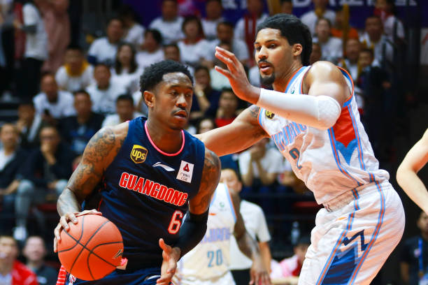 哈登篮球鞋多少钱?不同渠道购买价格对比