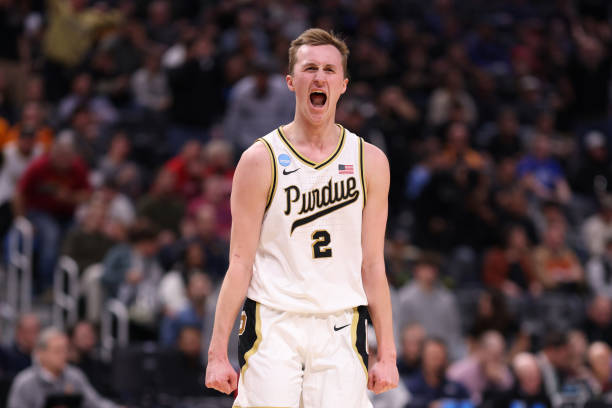 以色列篮球杯直播频道：实时比分与精彩回放！