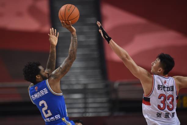 得分后卫（2号位）的进攻技巧与防守策略