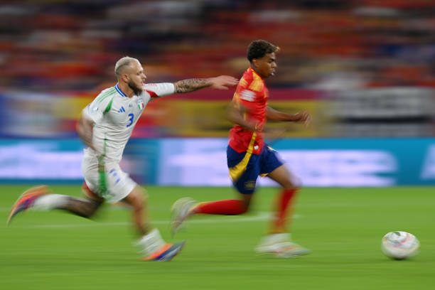 古利特蓝军岁月：他穿的是几号战靴？