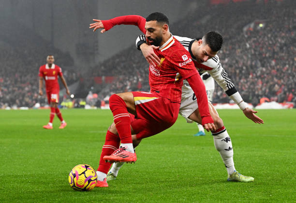 揭秘FIFA足球世界交易群:如何高效交易球员卡