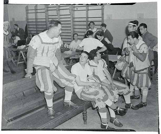 2020年足球鞋科技大揭秘:轻量化、抓地力与缓震升级