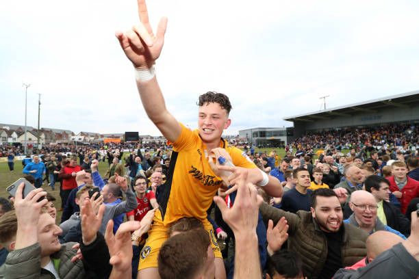 揭秘罗尼的欧冠征程:从波尔图奇迹到传奇之路