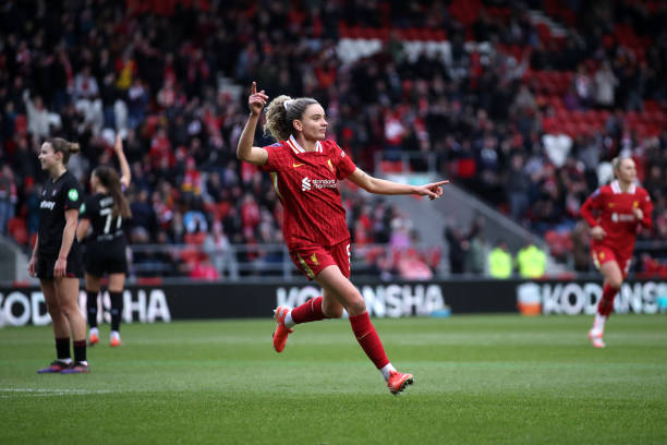 勺子点球的欺骗艺术:门将为何总是扑空?