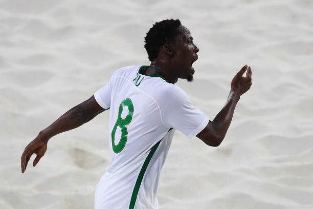 卡卡的退役生活：从球场到慈善事业