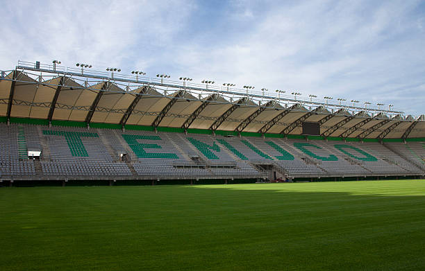 沙特豪门出手!C罗天价合同加盟利雅得胜利,年薪超梅西两倍