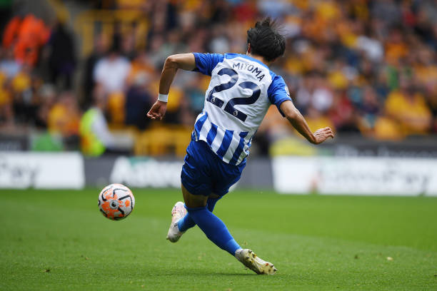 裁判如何判断越位进球?规则与实际案例解析