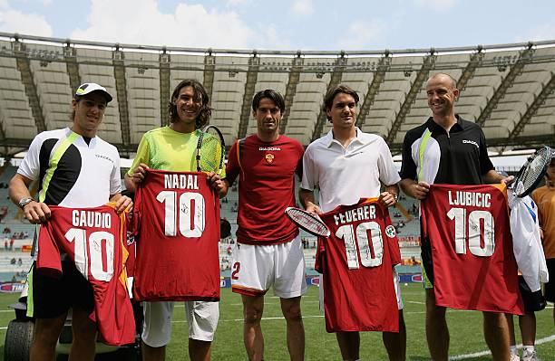 欧冠决赛夜来袭：今晚这两支豪门球队争夺冠军