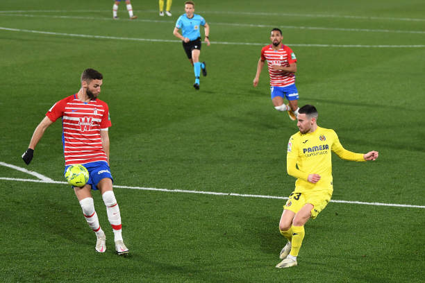 C罗荣誉全览:5次金球奖+4座金靴,历史地位如何?