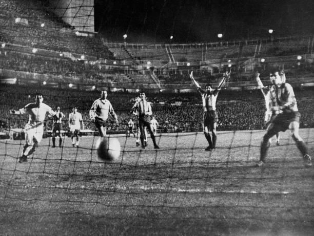 1999年欧冠决赛阵容:两支豪门的巅峰对决