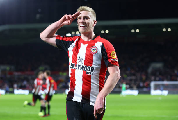 为什么职业球员选择Joma足球鞋?技术解析与实战测评