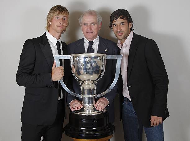 足球赛事技术升级：半自动越位识别设备的成本与回报