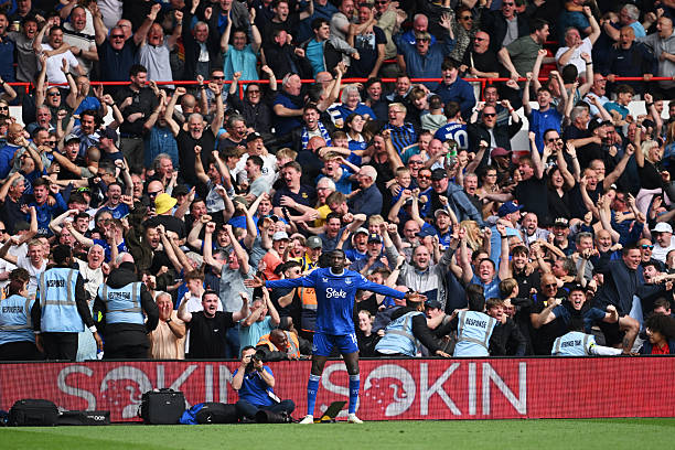 法甲球衣赞助商新变化:哪些球队签下新合约?