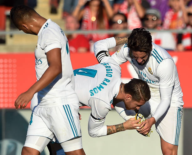 绕地足球大冒险——踢出足球,看它如何环绕地球归来