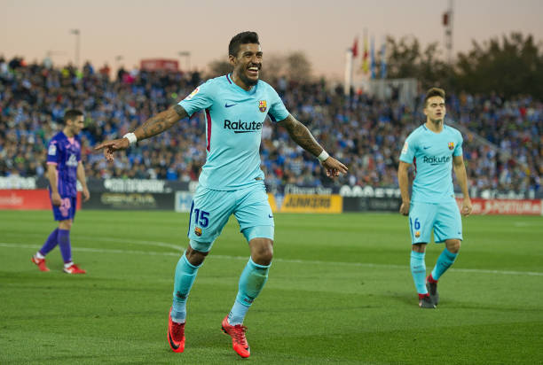 球衣上的情感:梅西向马拉多纳致敬的瞬间