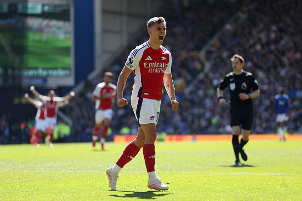 成都蓉城VS中超强队门票抢购技巧:热门场次如何快速入手?