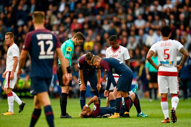 7人制足球规则图解：场地、换人、犯规全解析