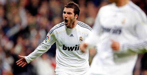 断球时机如何把握?职业球员的经验分享