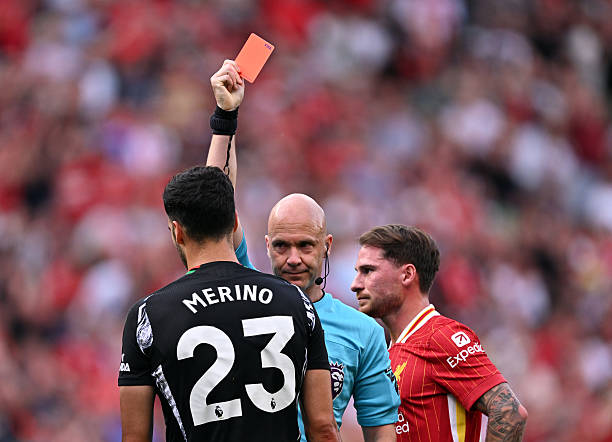 足球传奇的新篇章:罗纳尔多如何经营他的俱乐部