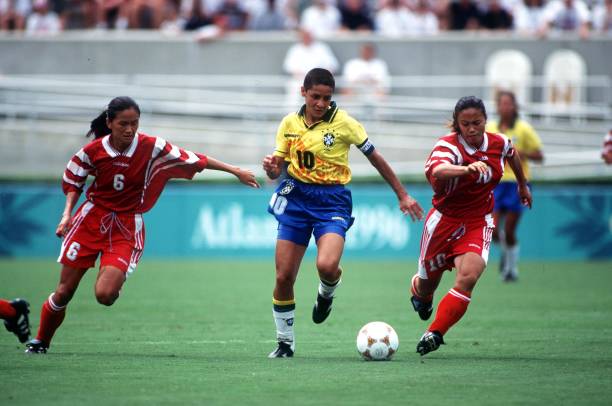 上帝之手与世纪进球：马拉多纳60岁生日回顾