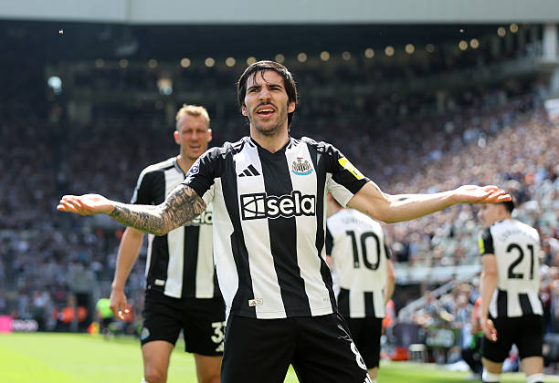 边路传中战术的数据分析：成功率与进球转化率研究