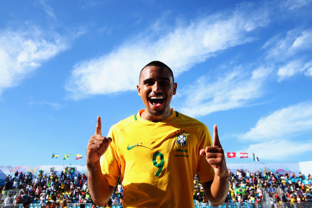 裁判的视角:射门取消的判罚标准与心理博弈