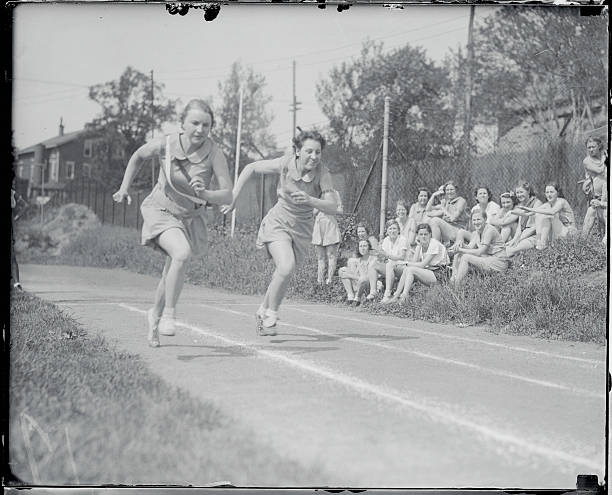 从商界精英到体坛女神：梁锦松的三段婚史全记录
