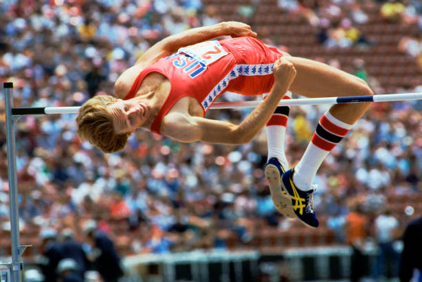 陈若琳一家三口同框,尽显亲情温暖