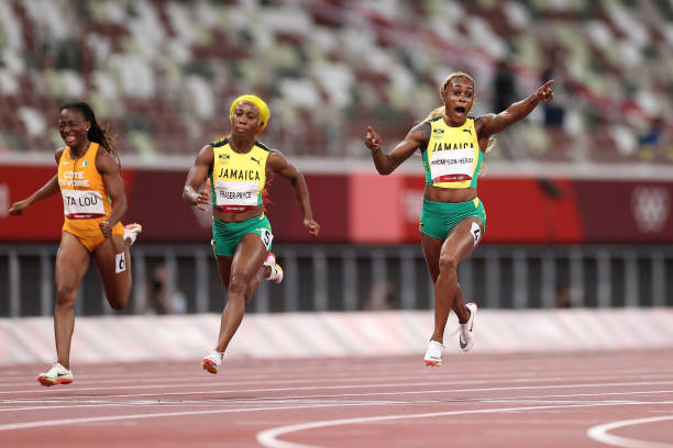 伏明霞夫妇年龄差引热议：26岁的差距如何成就美满婚姻？