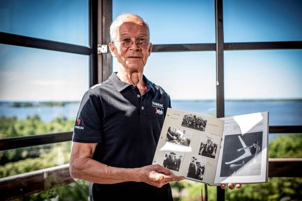 女子100米蛙泳决赛成绩出炉，冠军破纪录夺冠