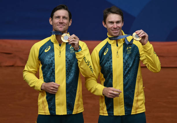 网球之路:汗水与荣耀的见证