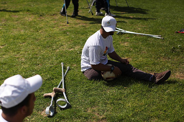 排球基本功训练:站姿、移动与击球技巧教学