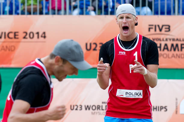 排球防守动作训练:如何提高反应与移动能力