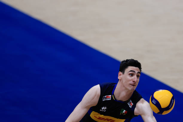 从农家女孩到排球女王：朱婷的国家队成长之路