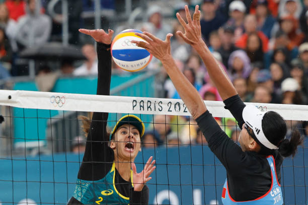 排球比赛每队上场人数及轮换机制