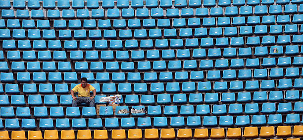 规则解读:排球裁判鸣哨前发球是否构成违规?