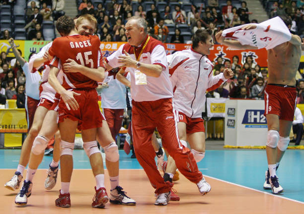 排球考试满分攻略:初三学生必学技巧