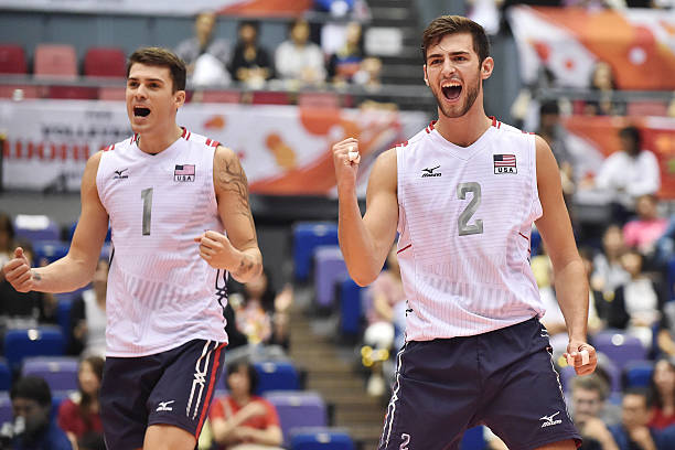 避免常见错误：排球正确姿势与规则要点讲解