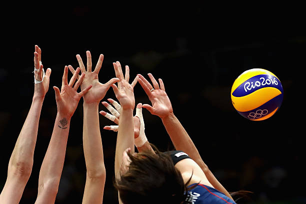 男子排球扣球与拦网技术分析高清视频 - 专业解说与慢动作回放